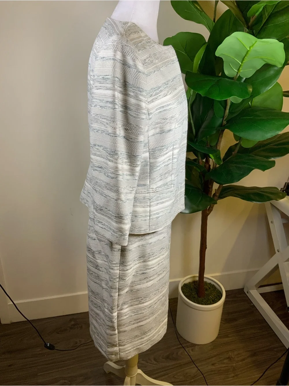 Ann Taylor Cream & Light Gray Textured Blazer